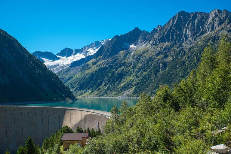 shutterstock_478618915Passo Fedaia